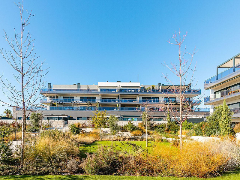 Эксклюзивный пентхаус с панорамным видом на море и горы в Ла Плана, Ситжес. Фото:  28