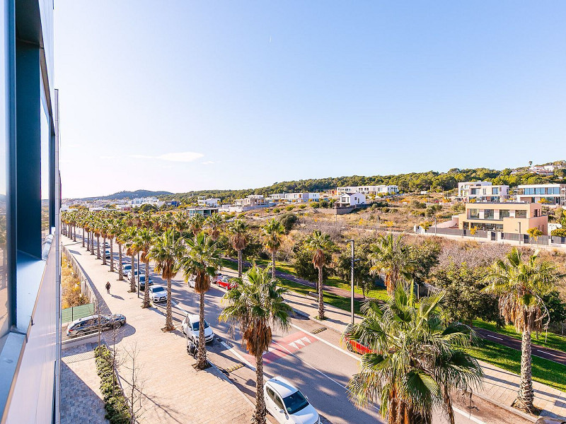 Эксклюзивный пентхаус с панорамным видом на море и горы в Ла Плана, Ситжес. Фото:  31