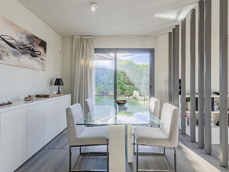 Великолепный современный дом с бассейном и видом на море в Левантине, Ситжес. Фото:  2