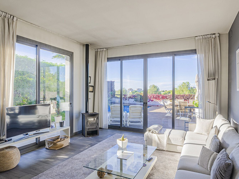 Великолепный современный дом с бассейном и видом на море в Левантине, Ситжес. Фото:  3