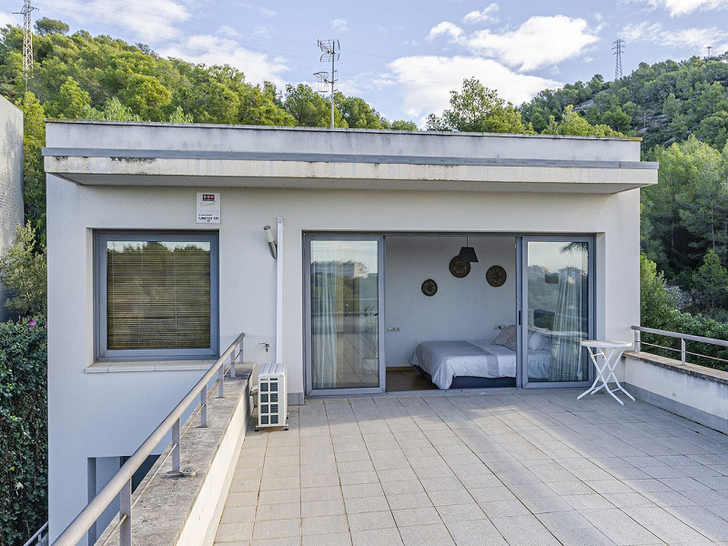 Великолепный современный дом с бассейном и видом на море в Левантине, Ситжес. Фото:  5