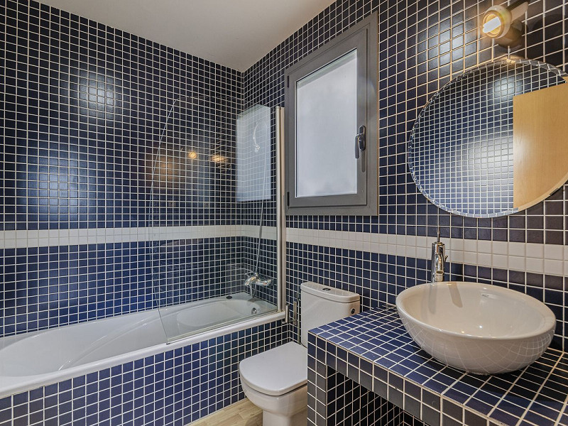 Великолепный современный дом с бассейном и видом на море в Левантине, Ситжес. Фото:  19