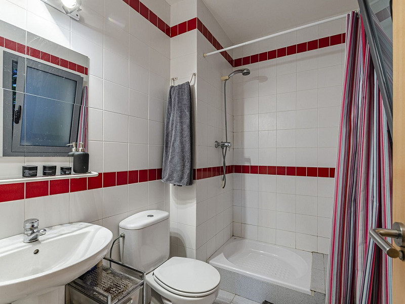 Великолепный современный дом с бассейном и видом на море в Левантине, Ситжес. Фото:  20