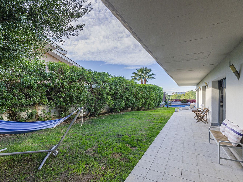 Великолепный современный дом с бассейном и видом на море в Левантине, Ситжес. Фото:  22