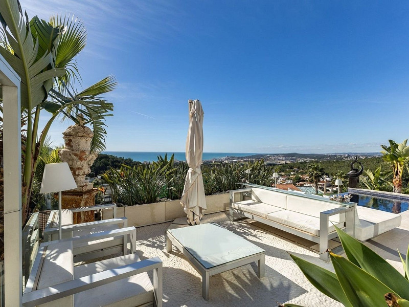 Великолепная резиденция с бассейном в Ситжесе, Барселона. Фото:  3