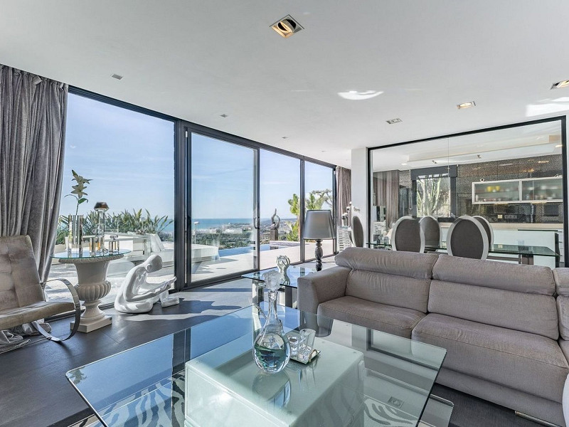 Великолепная резиденция с бассейном в Ситжесе, Барселона. Фото:  4