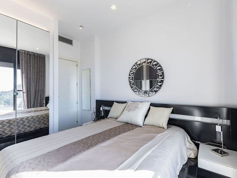 Великолепная резиденция с бассейном в Ситжесе, Барселона. Фото:  21