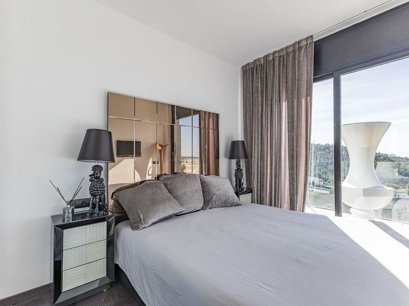 Великолепная резиденция с бассейном в Ситжесе, Барселона. Фото:  24