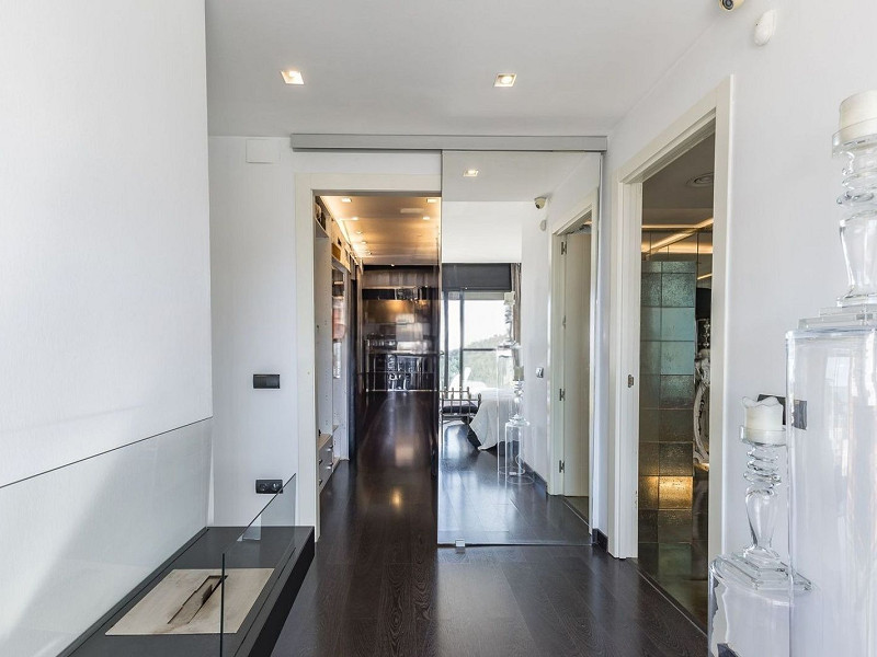 Великолепная резиденция с бассейном в Ситжесе, Барселона. Фото:  32