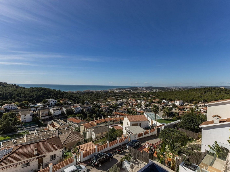 Великолепная резиденция с бассейном в Ситжесе, Барселона. Фото:  39