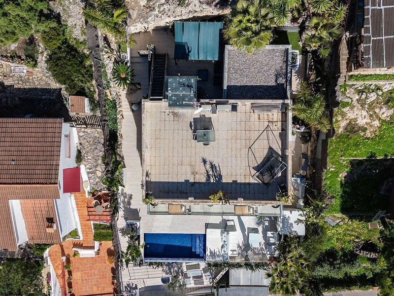 Великолепная резиденция с бассейном в Ситжесе, Барселона. Фото:  48