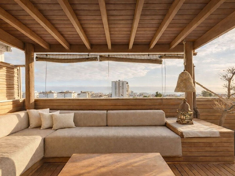 Двухуровневый пентхаус с видом на море в Ситжесе, Барселона. Фото:  1