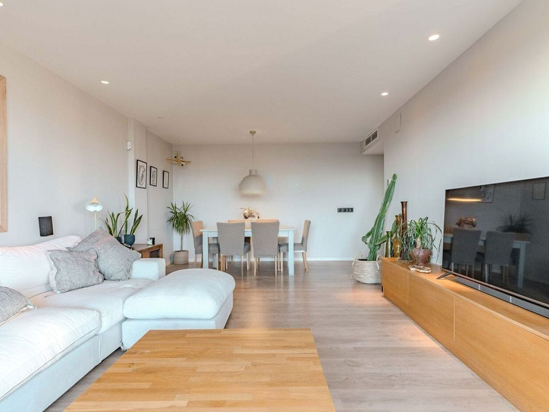 Двухуровневый пентхаус с видом на море в Ситжесе, Барселона. Фото:  11