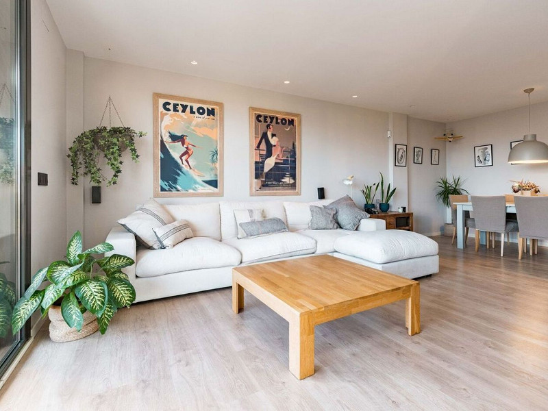 Двухуровневый пентхаус с видом на море в Ситжесе, Барселона. Фото:  13