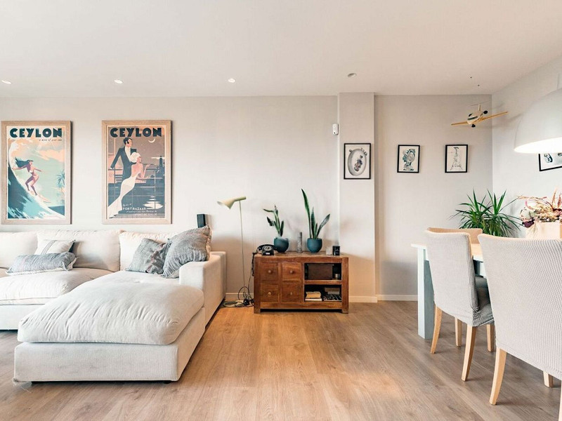 Двухуровневый пентхаус с видом на море в Ситжесе, Барселона. Фото:  15