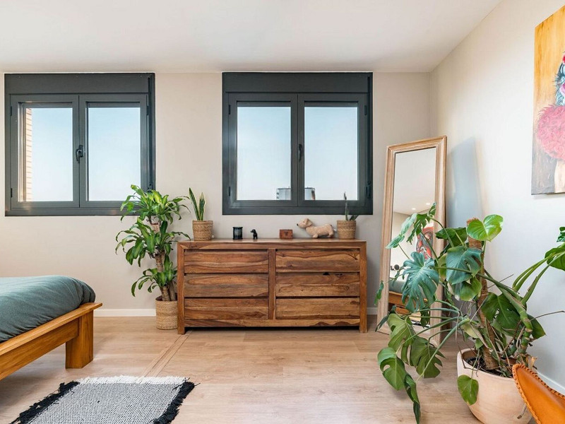 Двухуровневый пентхаус с видом на море в Ситжесе, Барселона. Фото:  27