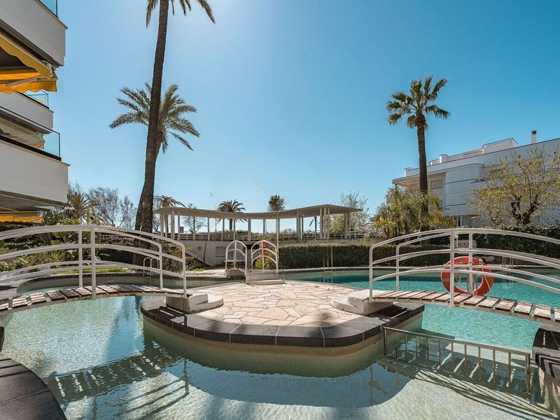 Квартира на первой линии моря в Ситжесе. Фото:  3