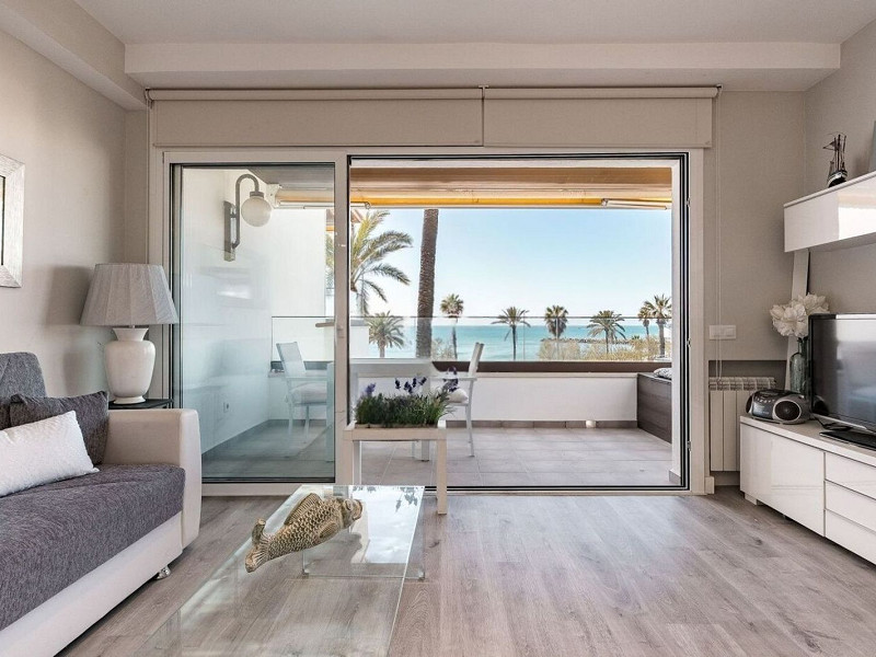 Квартира на первой линии моря в Ситжесе. Фото:  6