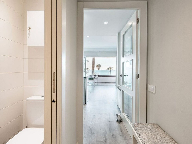 Квартира на первой линии моря в Ситжесе. Фото:  28