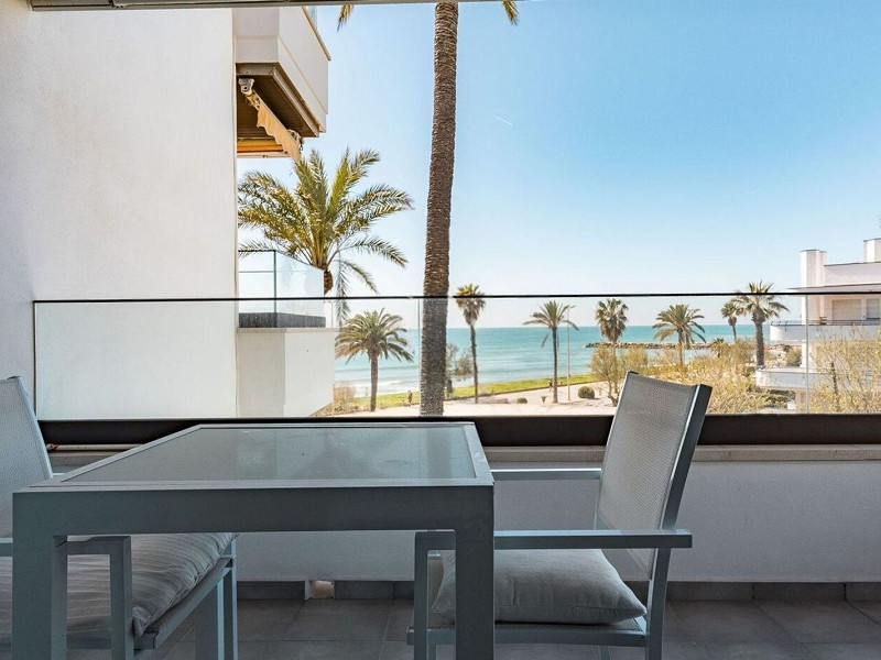 Квартира на первой линии моря в Ситжесе. Фото:  33