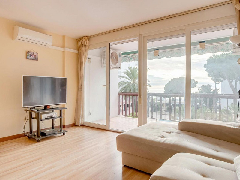 Bright Apartment with Terrace and Pool in the Beach Area of Sant Andreu de Llavaneres, Next to Port Balís. Photo:  7