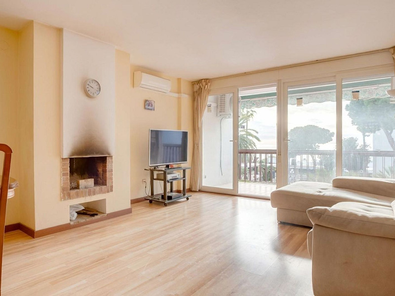 Bright Apartment with Terrace and Pool in the Beach Area of Sant Andreu de Llavaneres, Next to Port Balís. Photo:  10