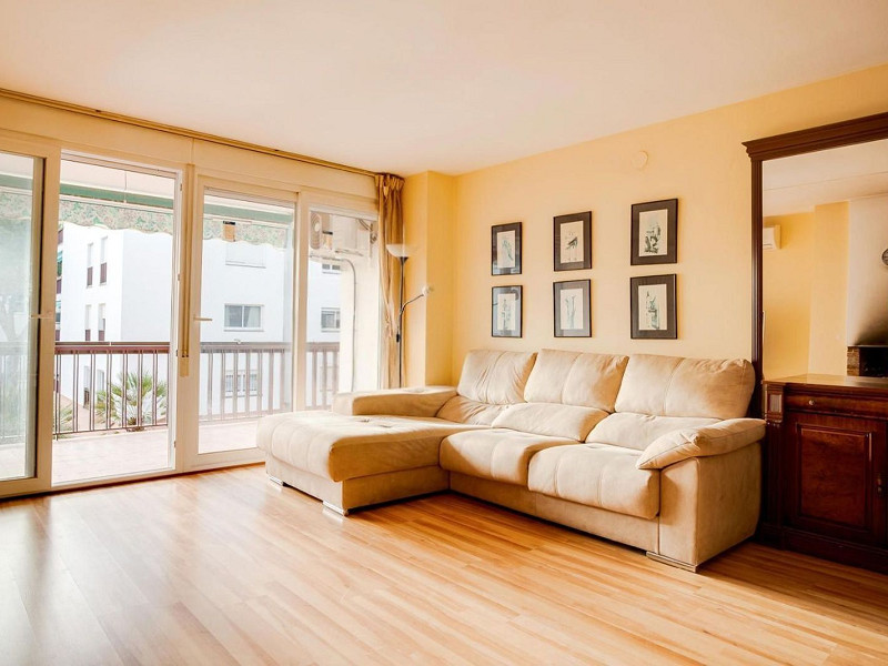 Bright Apartment with Terrace and Pool in the Beach Area of Sant Andreu de Llavaneres, Next to Port Balís. Photo:  14