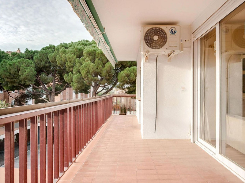 Bright Apartment with Terrace and Pool in the Beach Area of Sant Andreu de Llavaneres, Next to Port Balís. Photo:  15