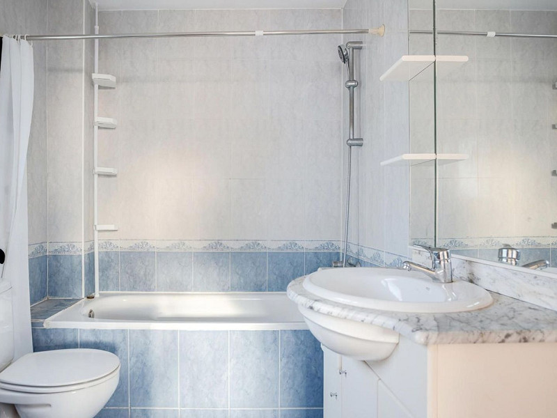 Bright Apartment with Terrace and Pool in the Beach Area of Sant Andreu de Llavaneres, Next to Port Balís. Photo:  31