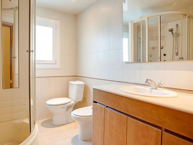 Bright Apartment with Terrace and Pool in the Beach Area of Sant Andreu de Llavaneres, Next to Port Balís. Photo:  37