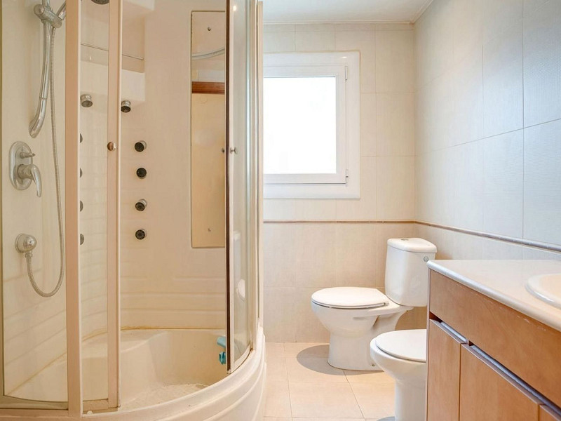 Bright Apartment with Terrace and Pool in the Beach Area of Sant Andreu de Llavaneres, Next to Port Balís. Photo:  38