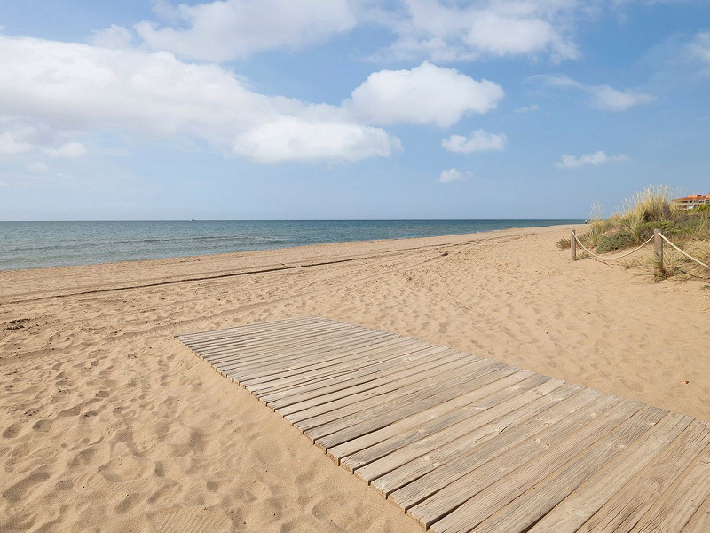 Sea View Apartment with Terrace in Gava Mar – Beachfront. Photo:  16