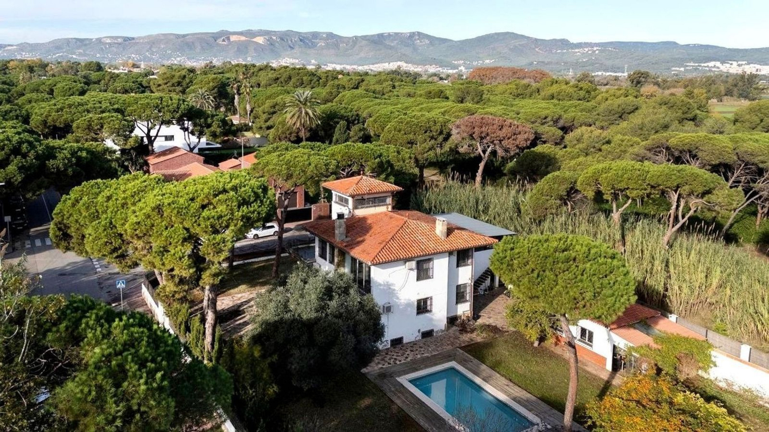 Detached House with Pool and Garden in Gava Mar, Barcelona