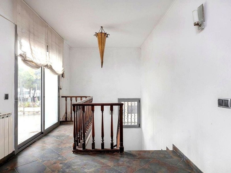 Detached House with Pool and Garden in Gava Mar, Barcelona. Photo:  27