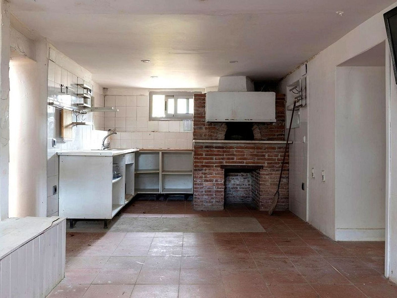 Detached House with Pool and Garden in Gava Mar, Barcelona. Photo:  32