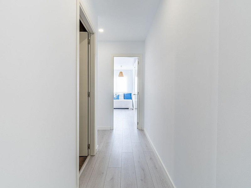 Очаровательный дом с причалом и видом на канал в Эмпуриабрава. Фото:  12