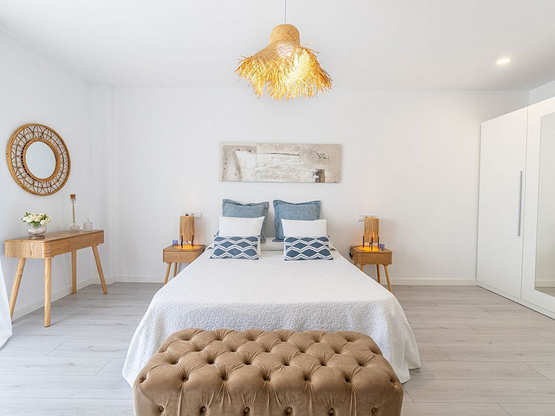 Очаровательный дом с причалом и видом на канал в Эмпуриабрава. Фото:  15