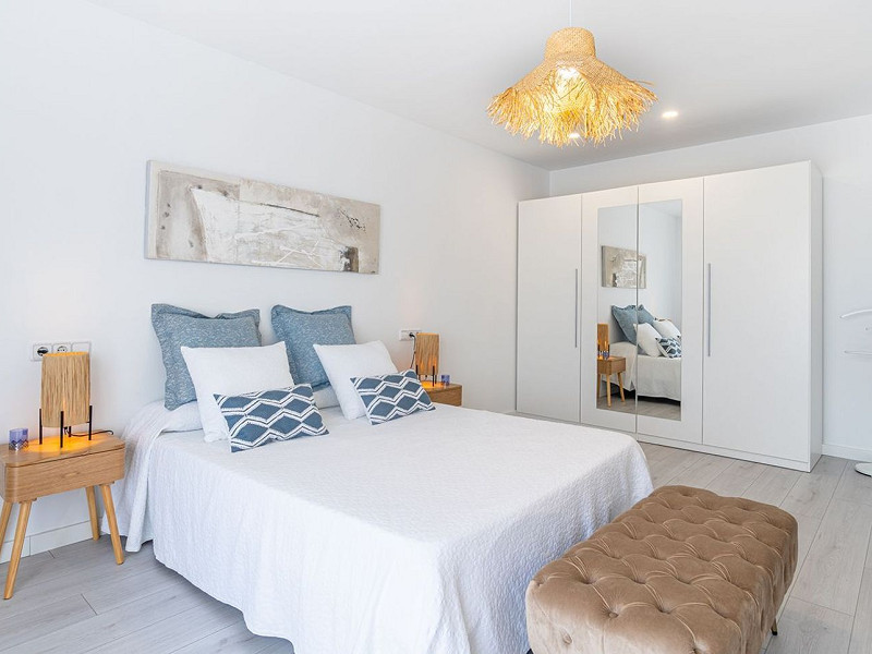 Очаровательный дом с причалом и видом на канал в Эмпуриабрава. Фото:  16