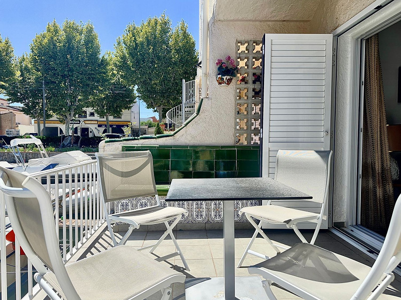 Дом у канала с причалом в Порт-Эмпуриабрава. Фото:  3