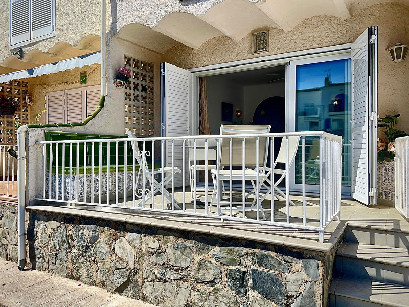 Дом у канала с причалом в Порт-Эмпуриабрава. Фото:  5