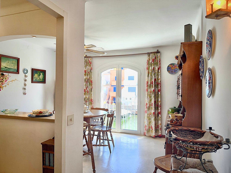 Дом у канала с причалом в Порт-Эмпуриабрава. Фото:  21