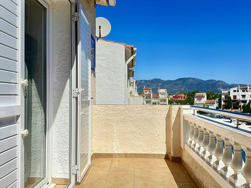 Дом у канала с причалом в Порт-Эмпуриабрава. Фото:  28