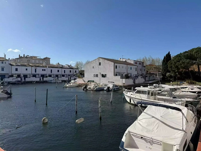 Canal Front Home with Tourist License and Mooring in Empuriabrava. Photo:  10