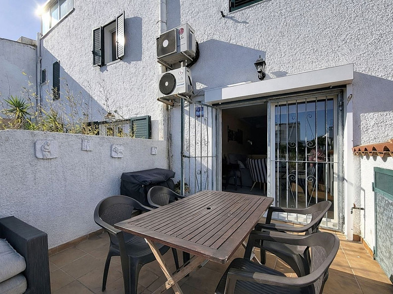 Canal Front Home with Tourist License and Mooring in Empuriabrava. Photo:  13