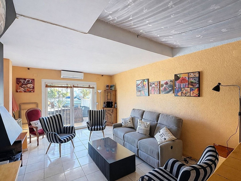 Canal Front Home with Tourist License and Mooring in Empuriabrava. Photo:  14