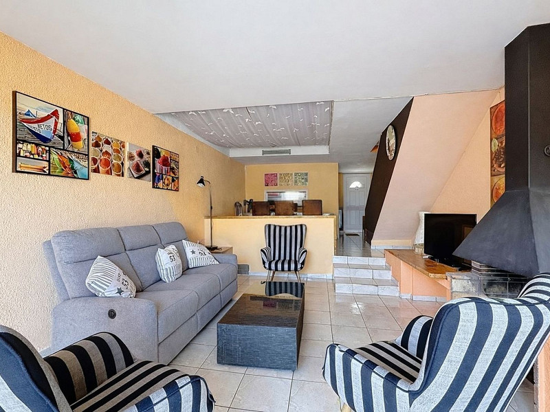 Canal Front Home with Tourist License and Mooring in Empuriabrava. Photo:  19