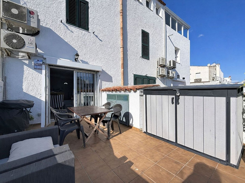 Canal Front Home with Tourist License and Mooring in Empuriabrava. Photo:  21