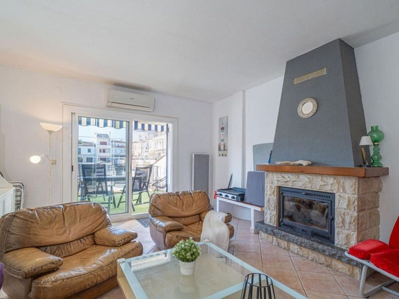 Exclusive Fisherman’s House with Private Mooring and 4 Bedrooms in Empuriabrava. Photo:  10