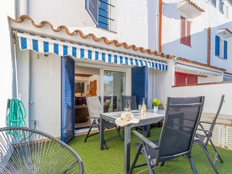 Exclusive Fisherman’s House with Private Mooring and 4 Bedrooms in Empuriabrava. Photo:  13