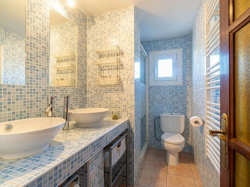 Exclusive Fisherman’s House with Private Mooring and 4 Bedrooms in Empuriabrava. Photo:  25